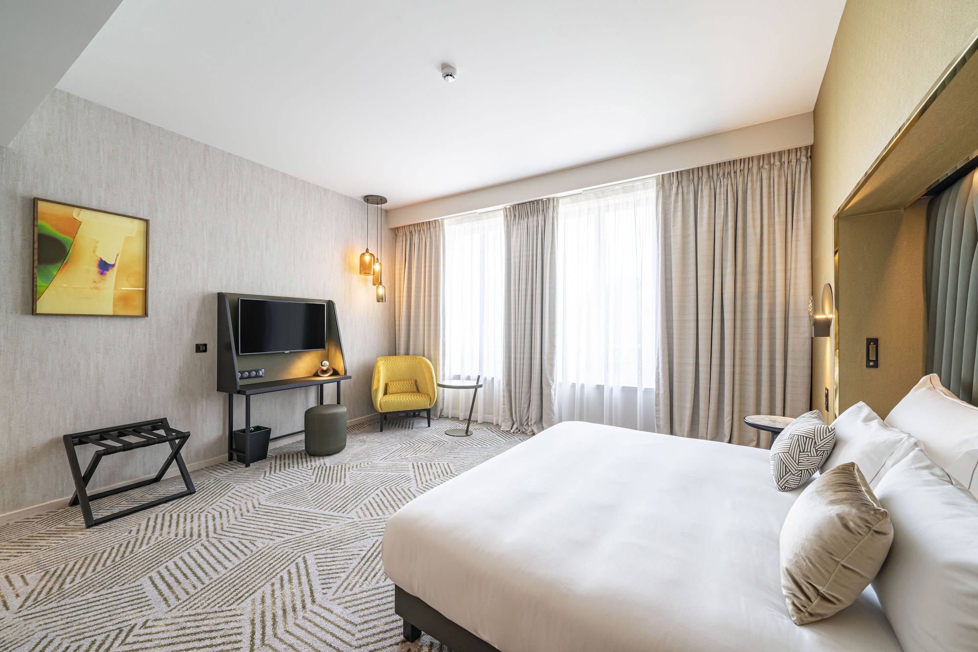 Room, King Bed, Cathedral View