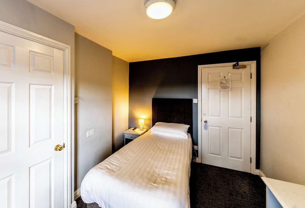 The Lion Pub With Rooms 26/63
