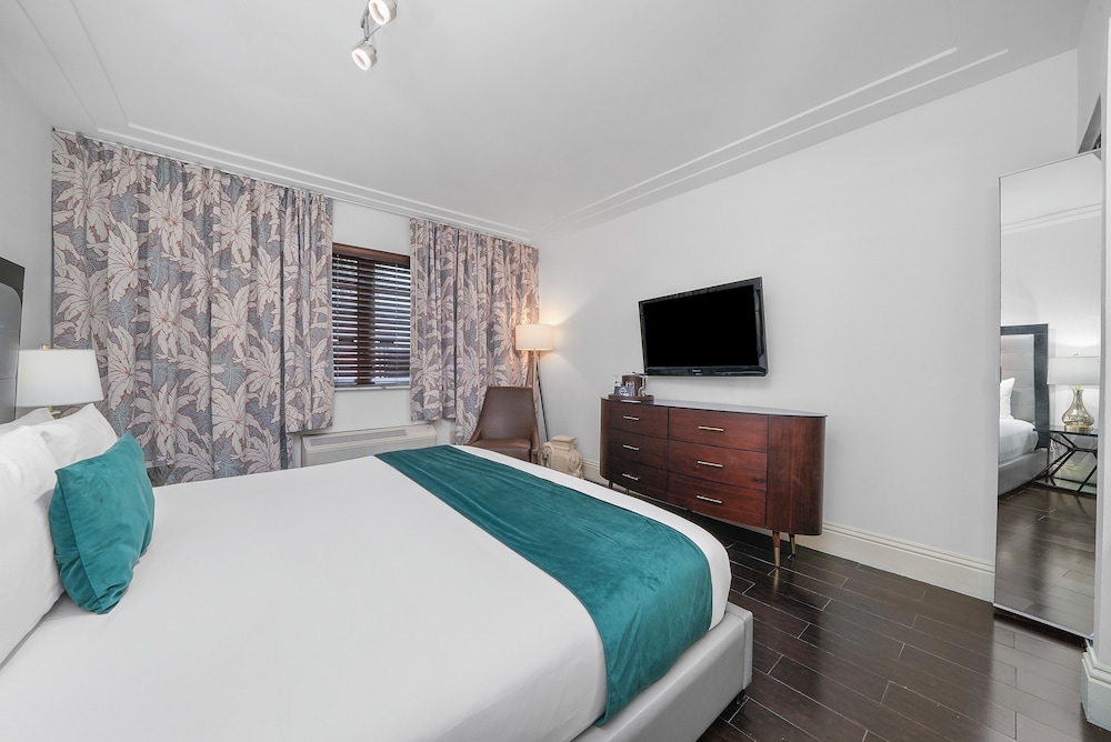 غرفة كلاسيكية بسرير كينج، Riviera Suites South Beach 3/5
