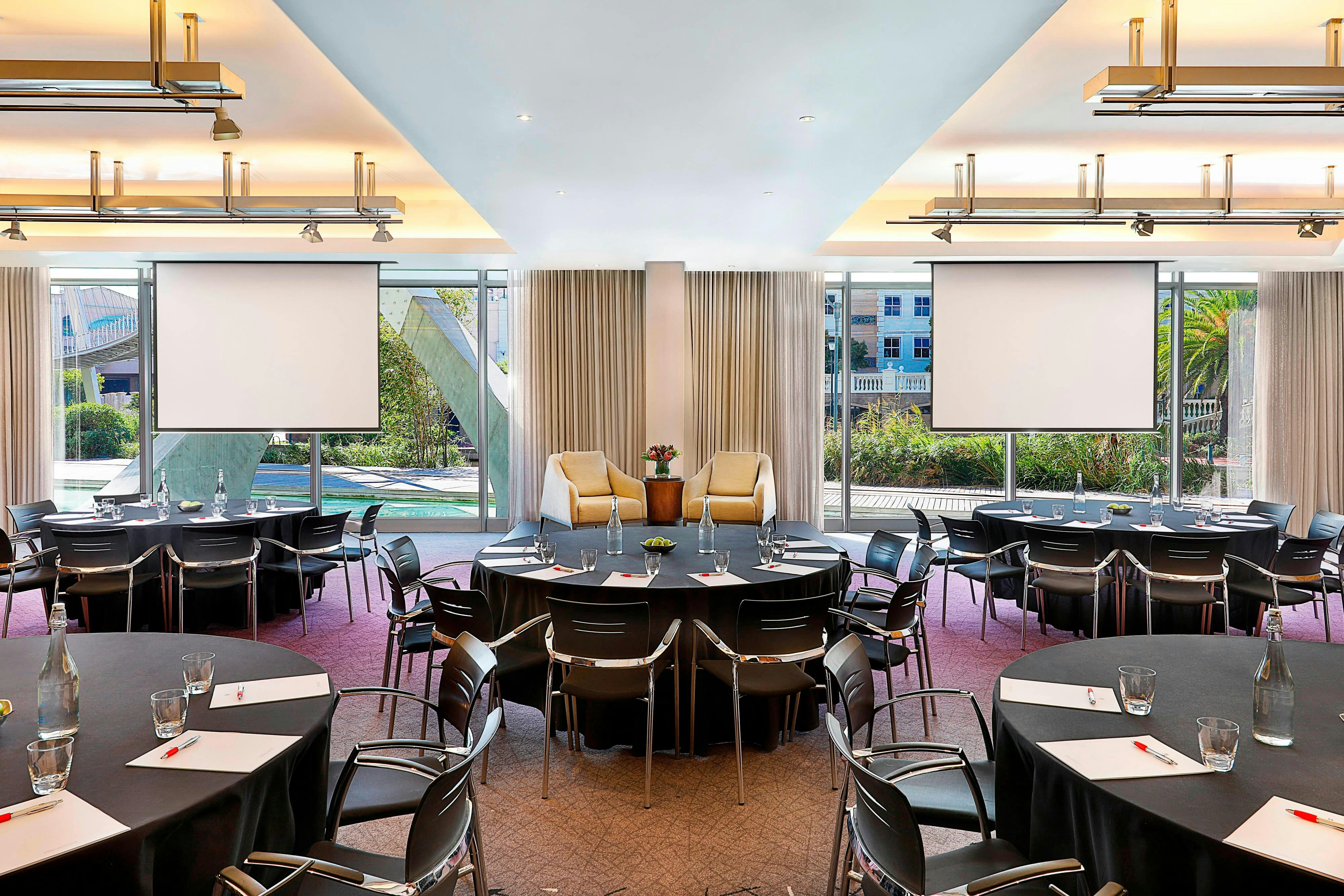 Cape Town Marriott Hotel Crystal Towers 11/27
