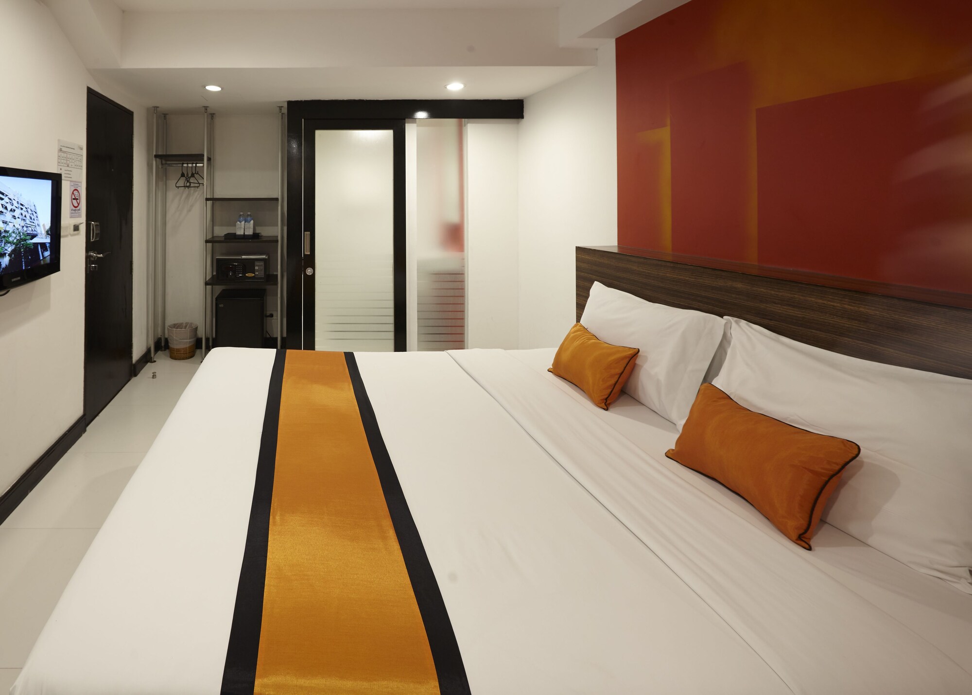 SUPERIOR ROOM