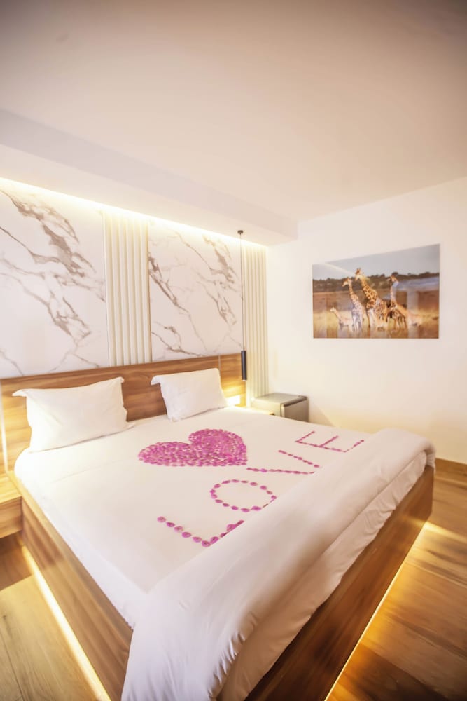 Minotel Les Flamboyants 15/50