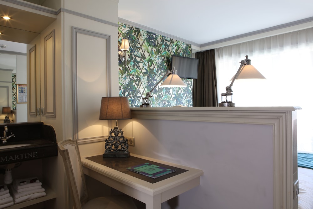 Hôtel Villa-Lamartine 15/69
