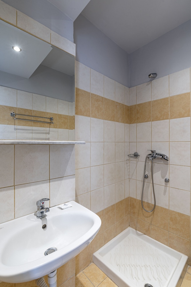 Nep Center Hotel 45/47