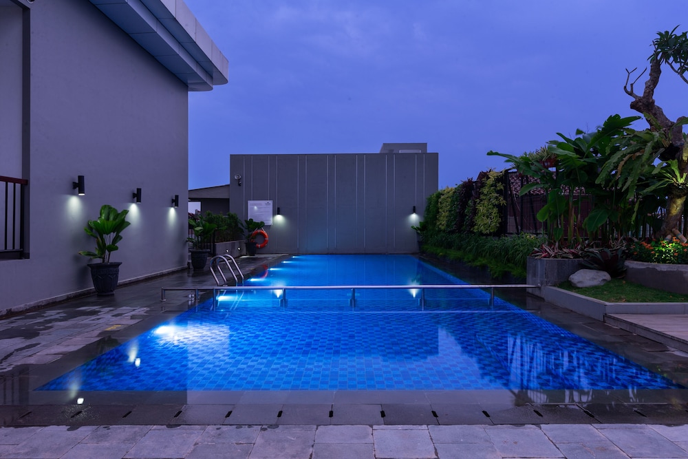 Hotel Santika Pasir Koja 13/21