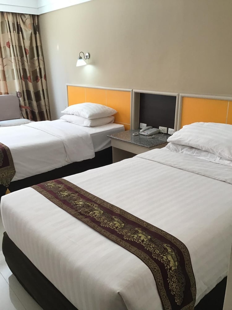 Ton Koon Hotel 11/46