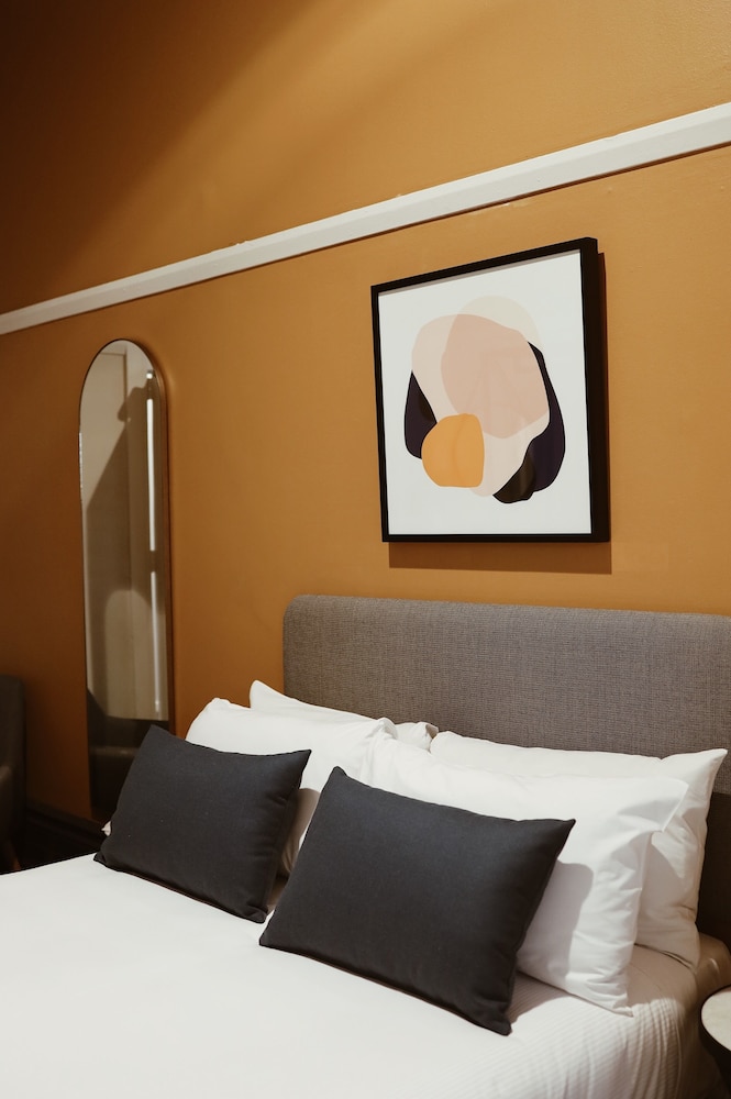 The Jensen Potts Point 20/50