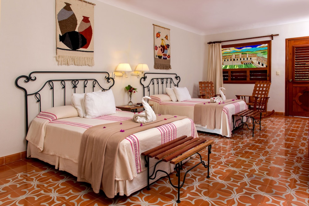 Hacienda Uxmal 11/49