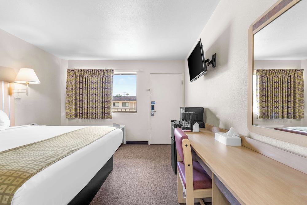Americas Best Value Inn Lake City 21/45