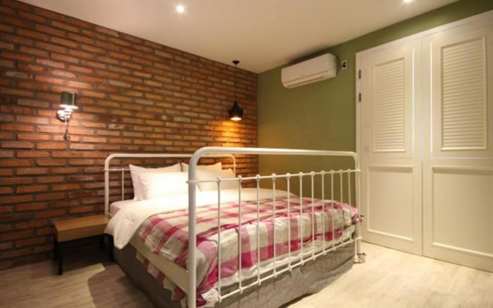 25 Hours Hotel 2 3/50