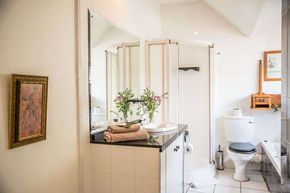 5Th Avenue Gooseberry Guest House 50/50