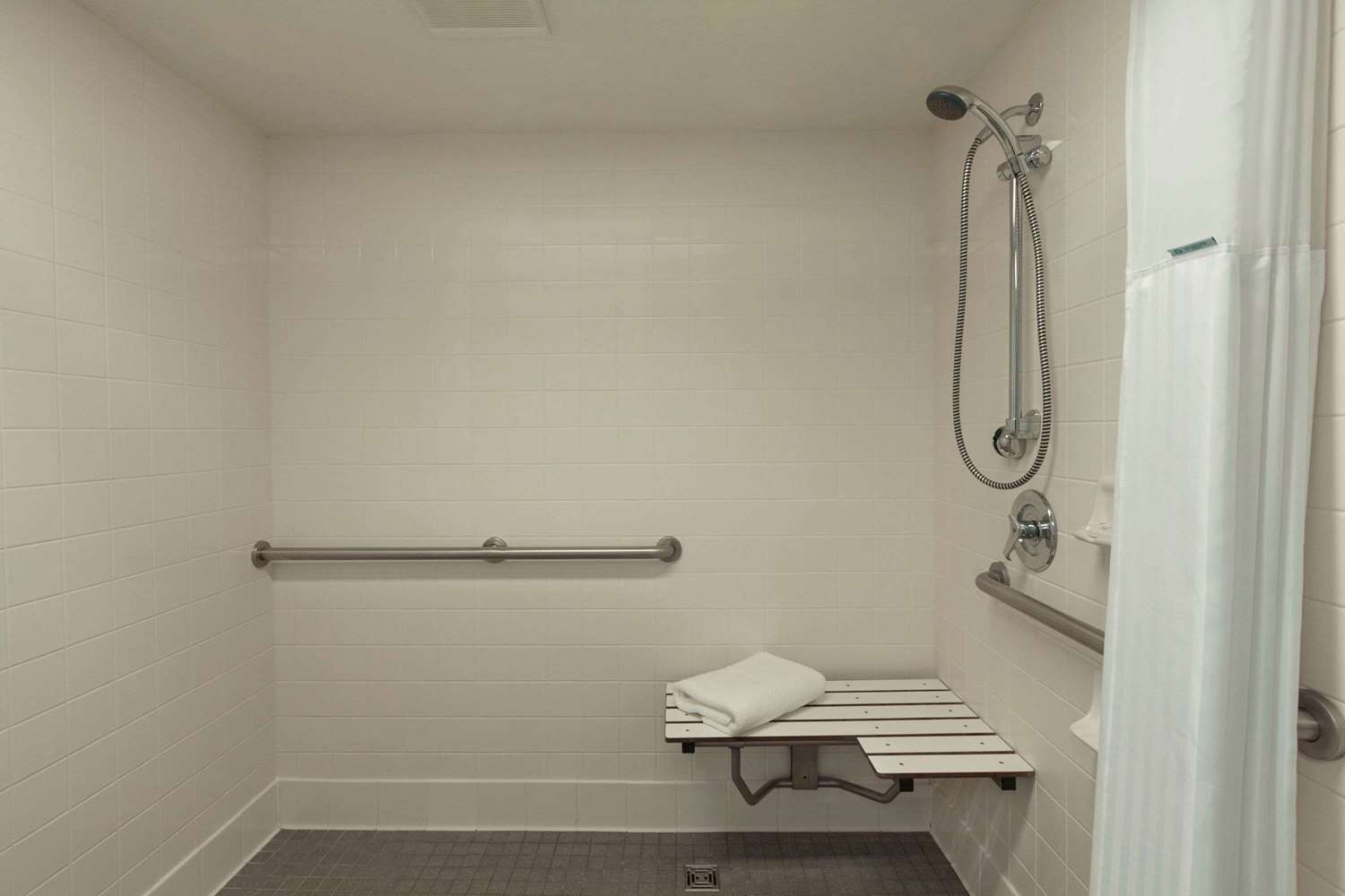 Travelodge by Wyndham Redding CA 25/25