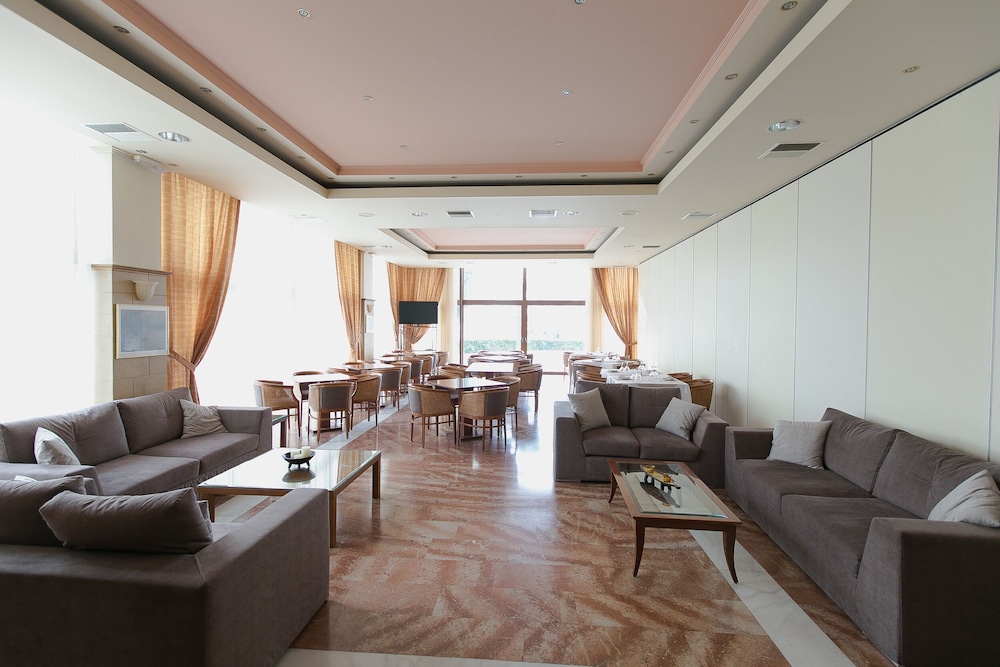 Tzaki Hotel 19/42