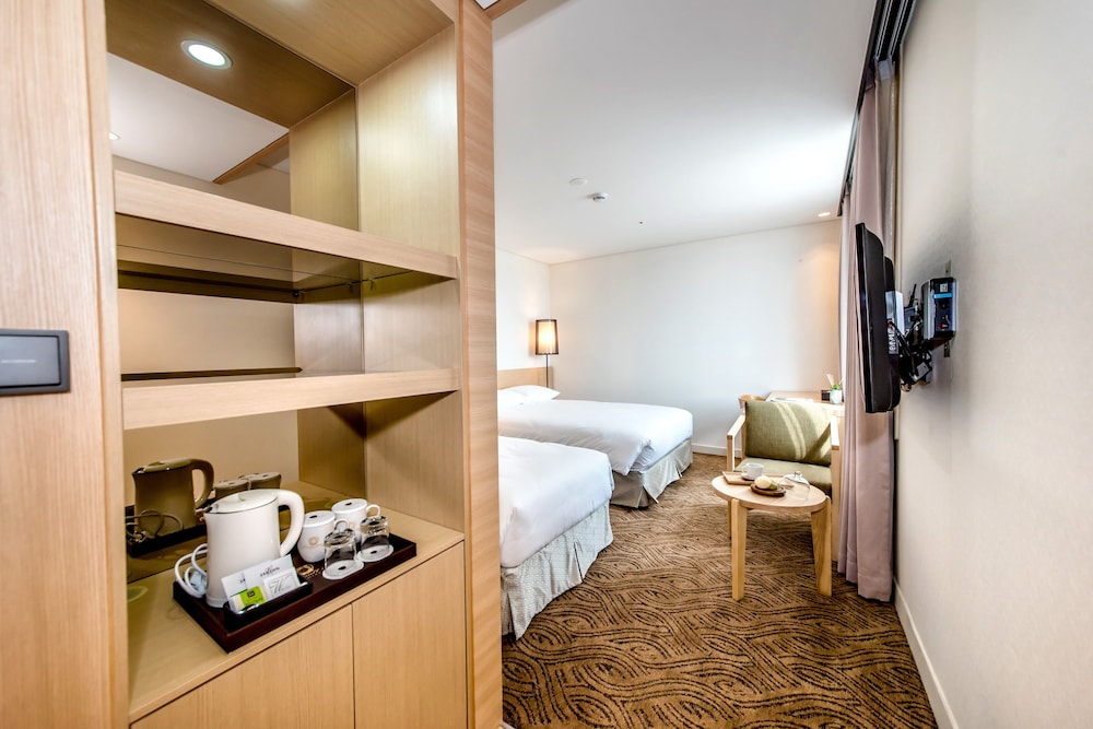 JEJU CENTRAL CITY HOTEL 48/50