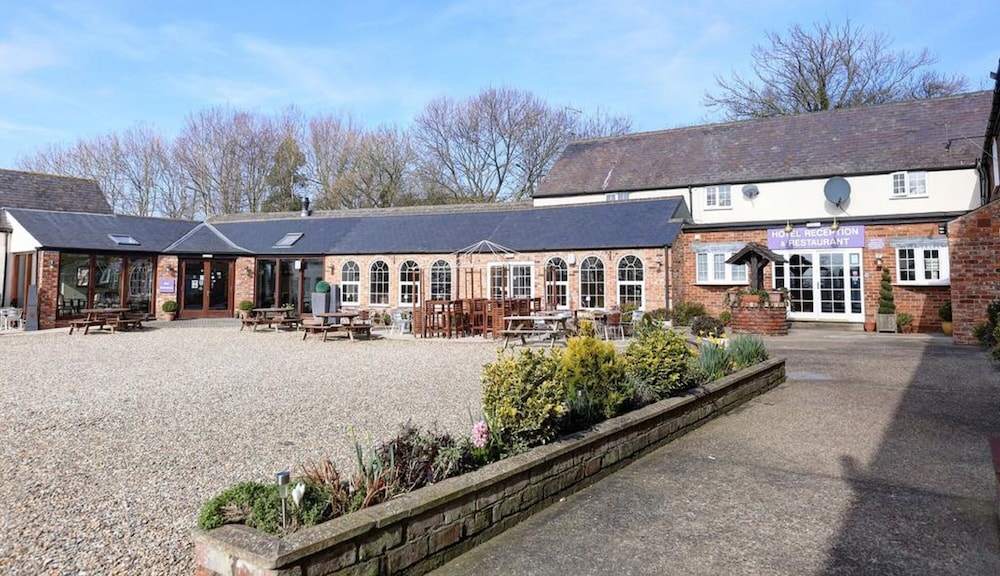Manor Court Hotel 1/46