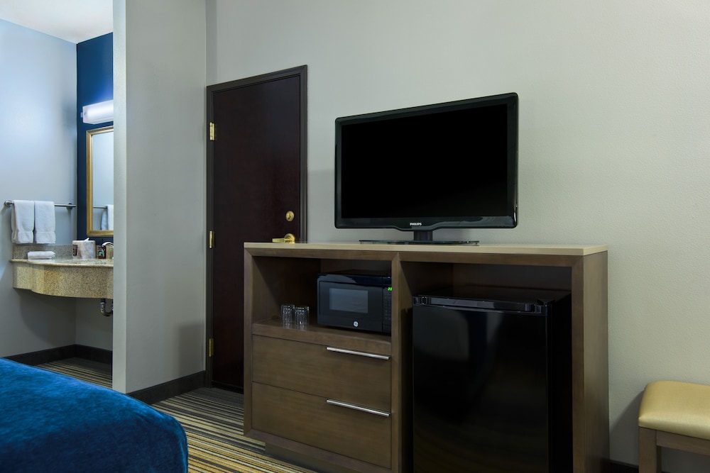 Oxford Suites Downtown Spokane 41/55