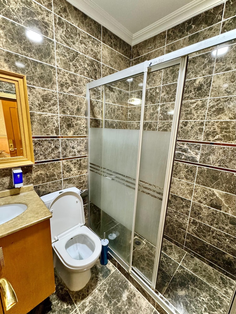 Grand Papirus Hotel 40/43