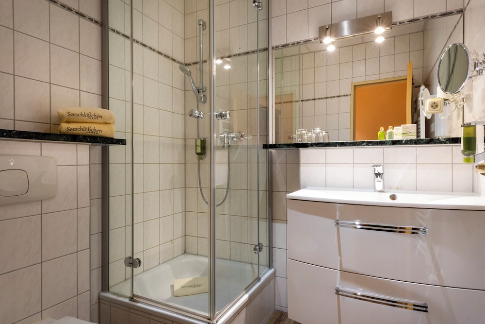 Wellnesshotel Seeschlosschen 48/50