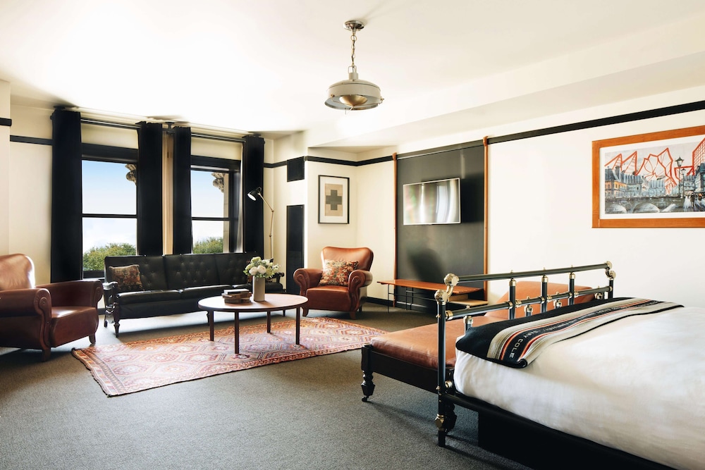 Chicago Athletic Association 42/79