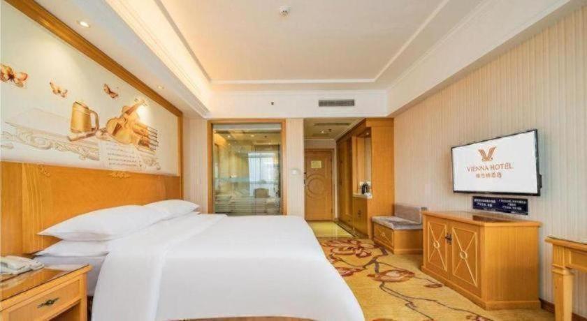 Vienna Hotel (Chengdu Xinfan Furniture City) 18/54