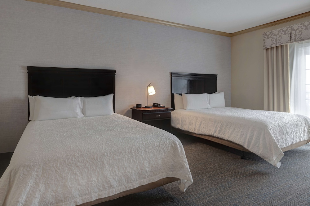Hampton Inn Suites Galveston 20/68