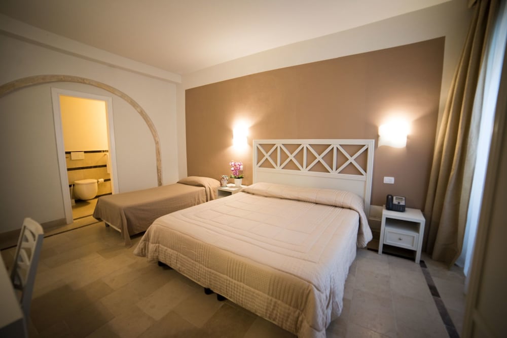 1 BEDROOM, SUPERIOR