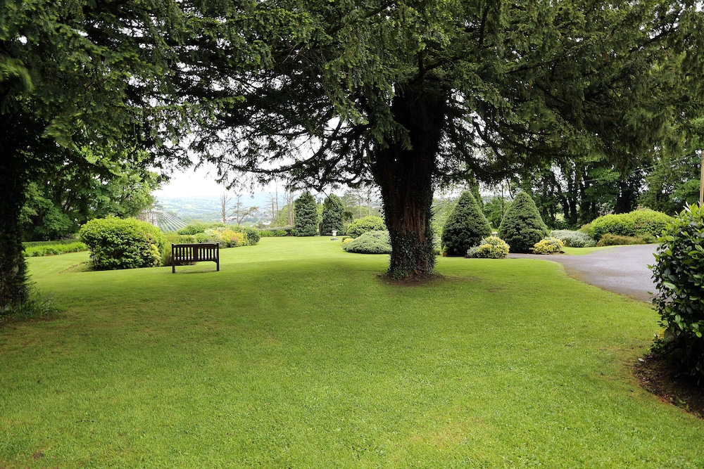 Maes Manor Hotel 43/50