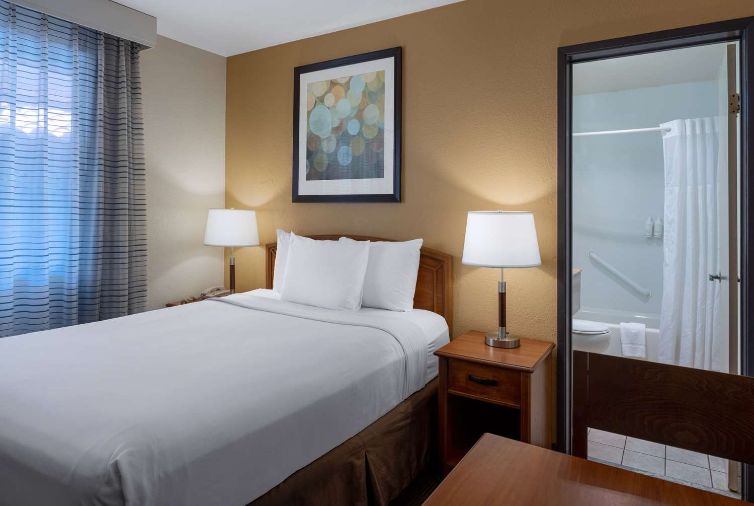 Days Inn By Wyndham Encinitas Moonlight Beach 14/46