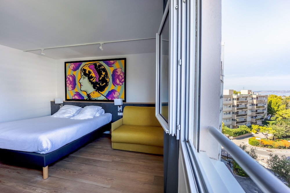 EXECUTIVE, DOUBLE BED