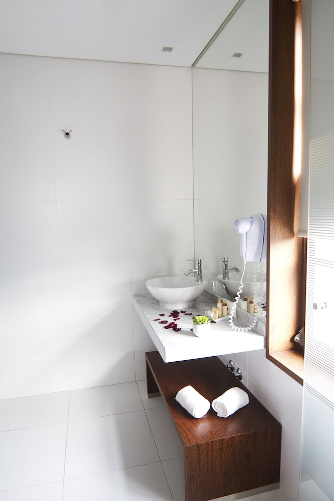 Oca Ribeira do Porto Hotel 50/50