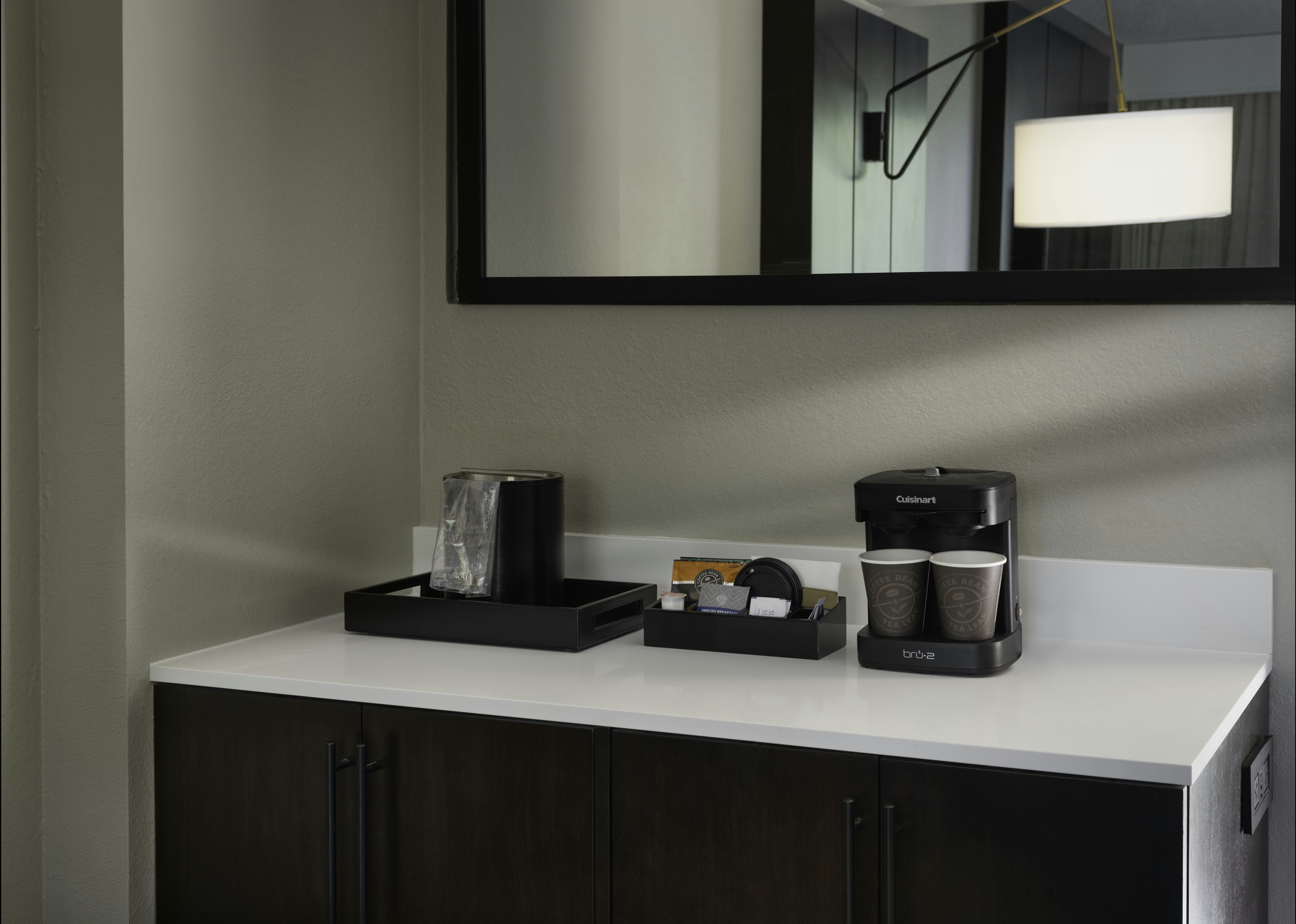 SUITE, KING BED, MOUNTAIN VIEW, ACCESSIBLE