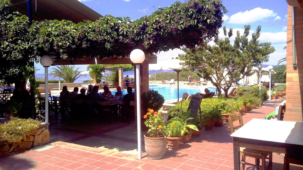 Panselinos Hotel 35/36