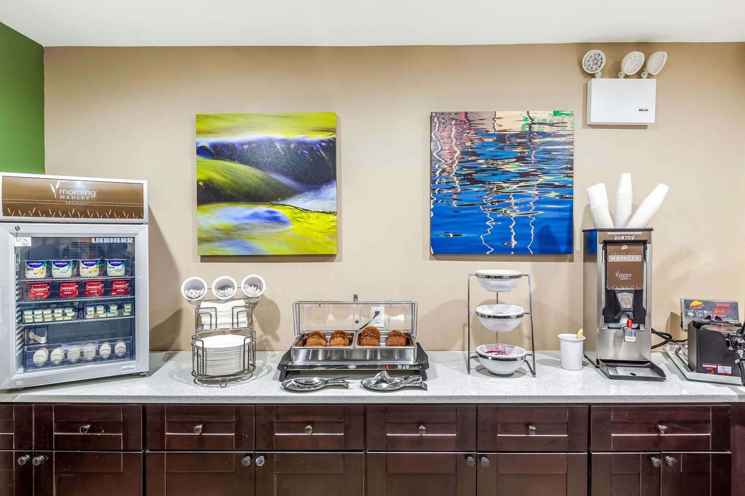 Van Wyck Hotel & Suites Near JFK Airport 38/46