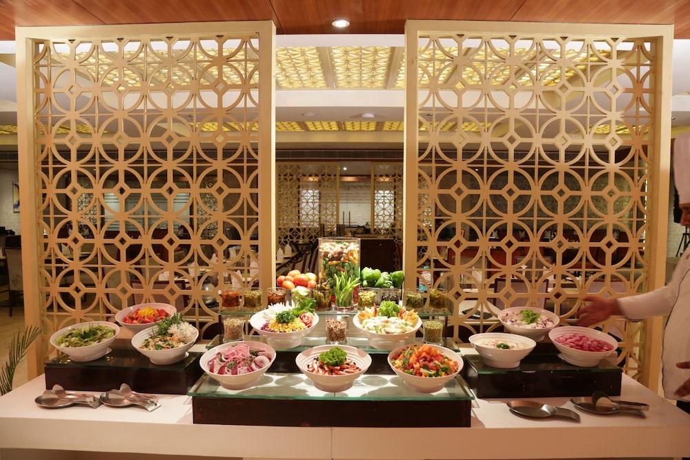 P L Palace Lords Inn Agra 10/60
