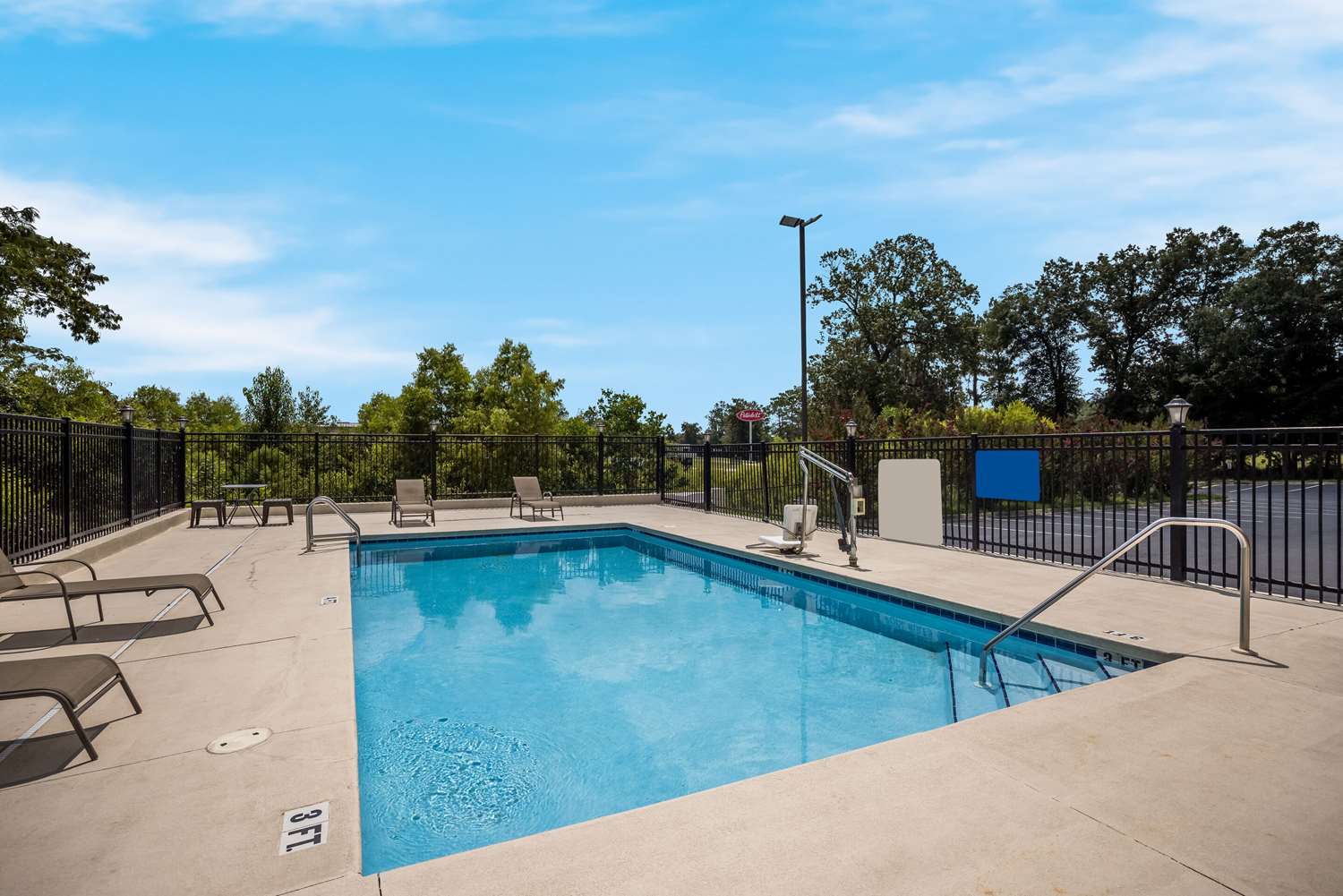Comfort Inn & Suites Midway - Tallahassee West 27/38