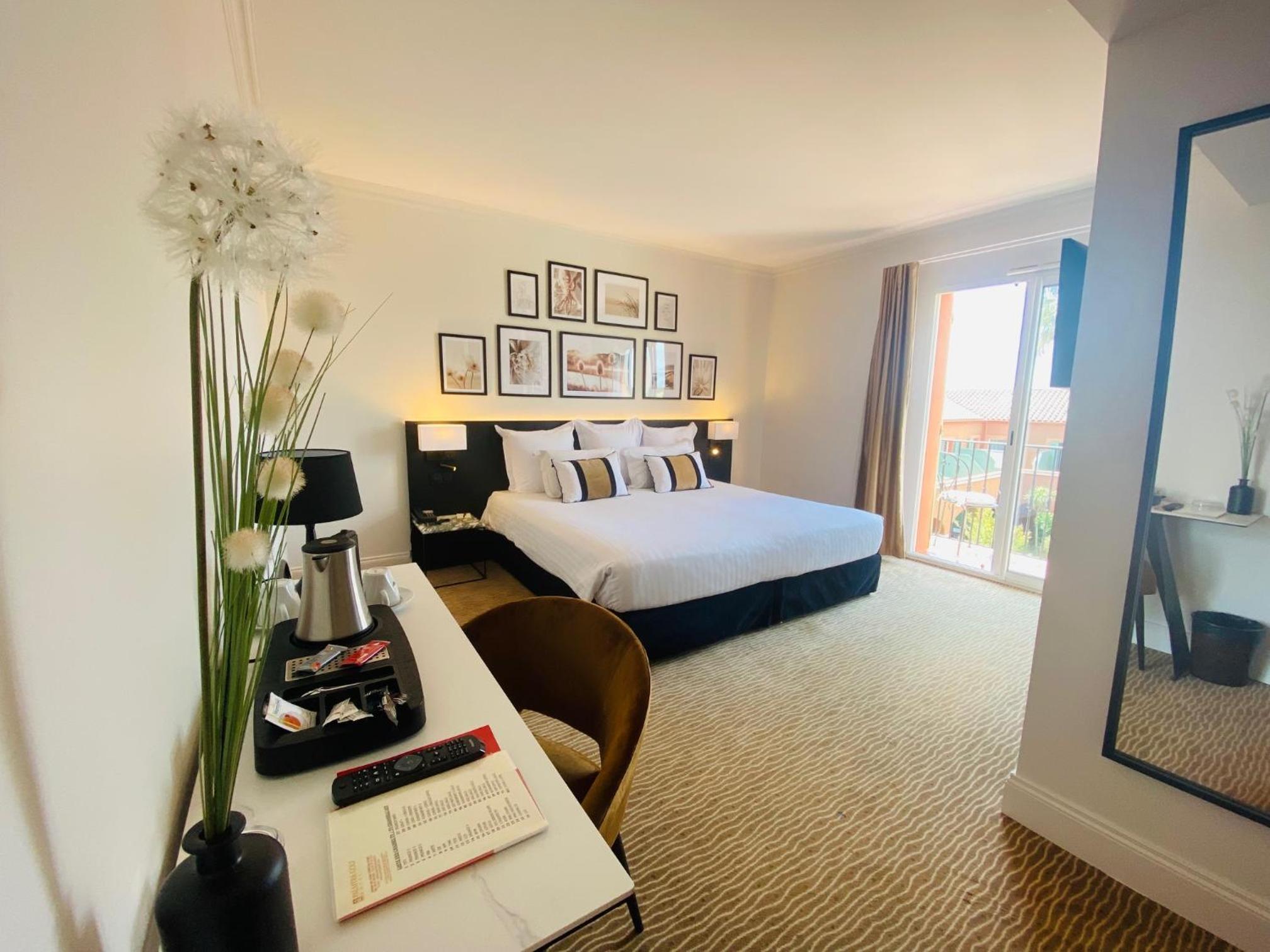 Classic, Double Bed, No Balcony, Pool Access