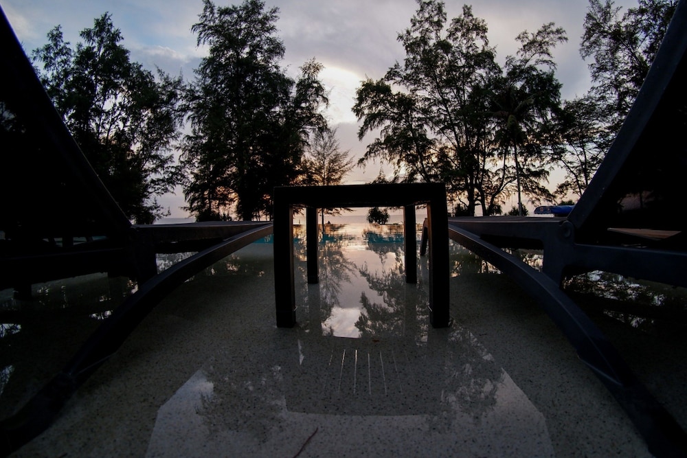 CORIACEA BOUTIQUE RESORT 33/63