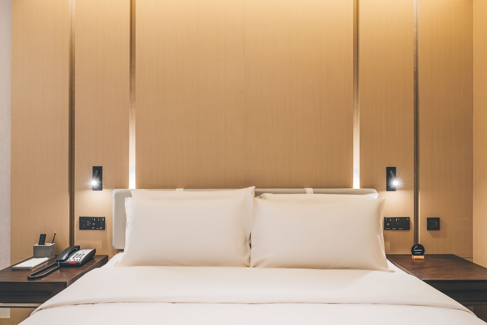 Atour hotel (Huayang Metro Station Tianfu Chengdu) 12/24