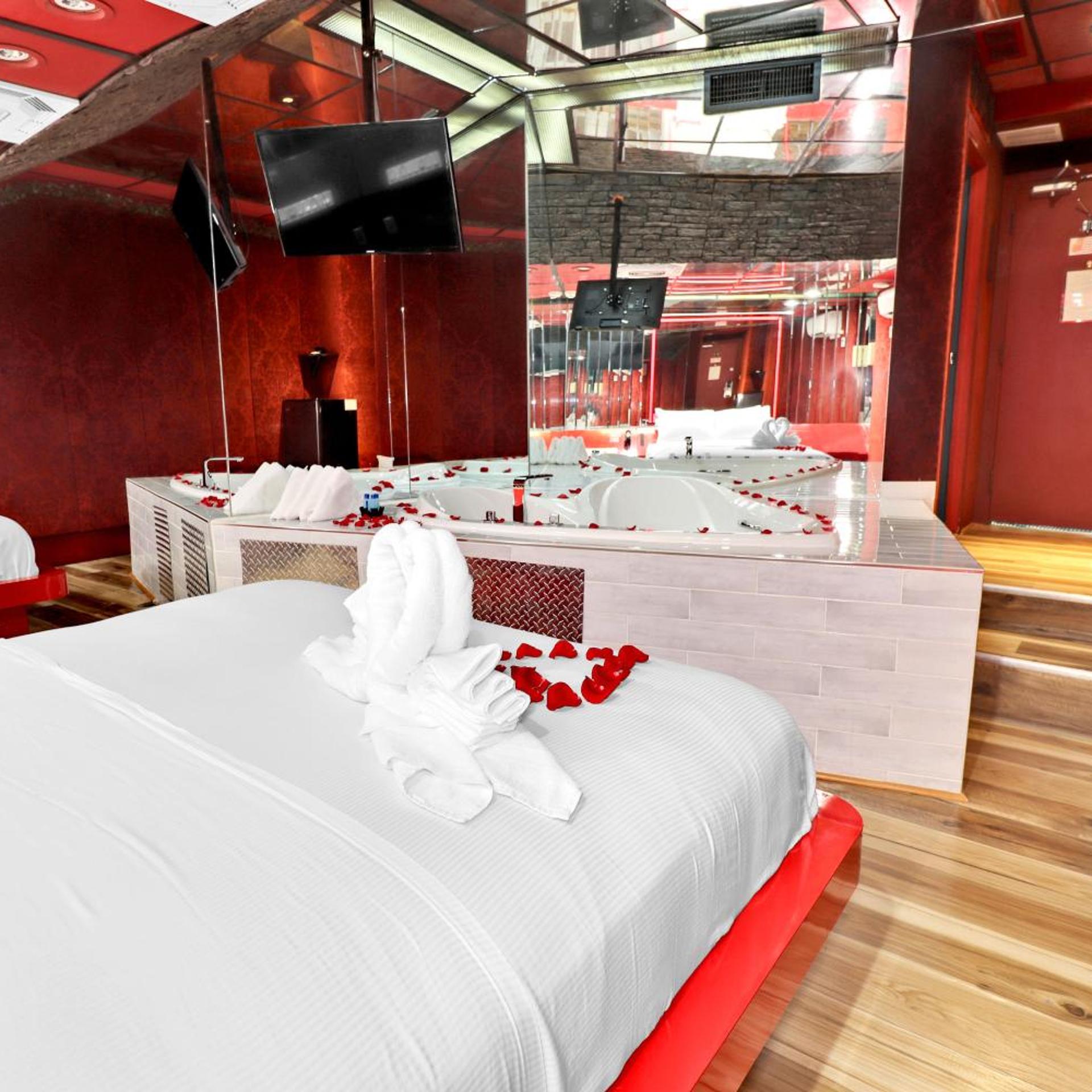 Hollywood Motel 24/42