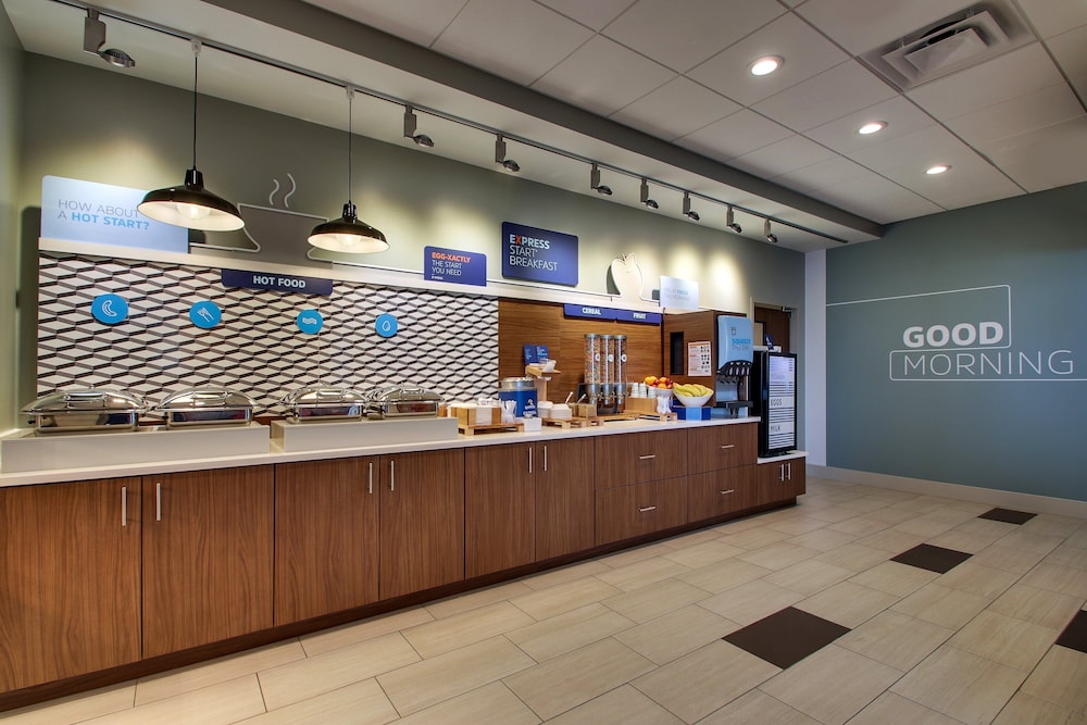 Holiday Inn Express & Suites Findlay North 5/52