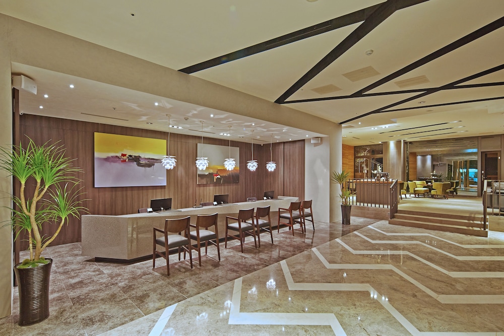 La Vida Hotel 3/38