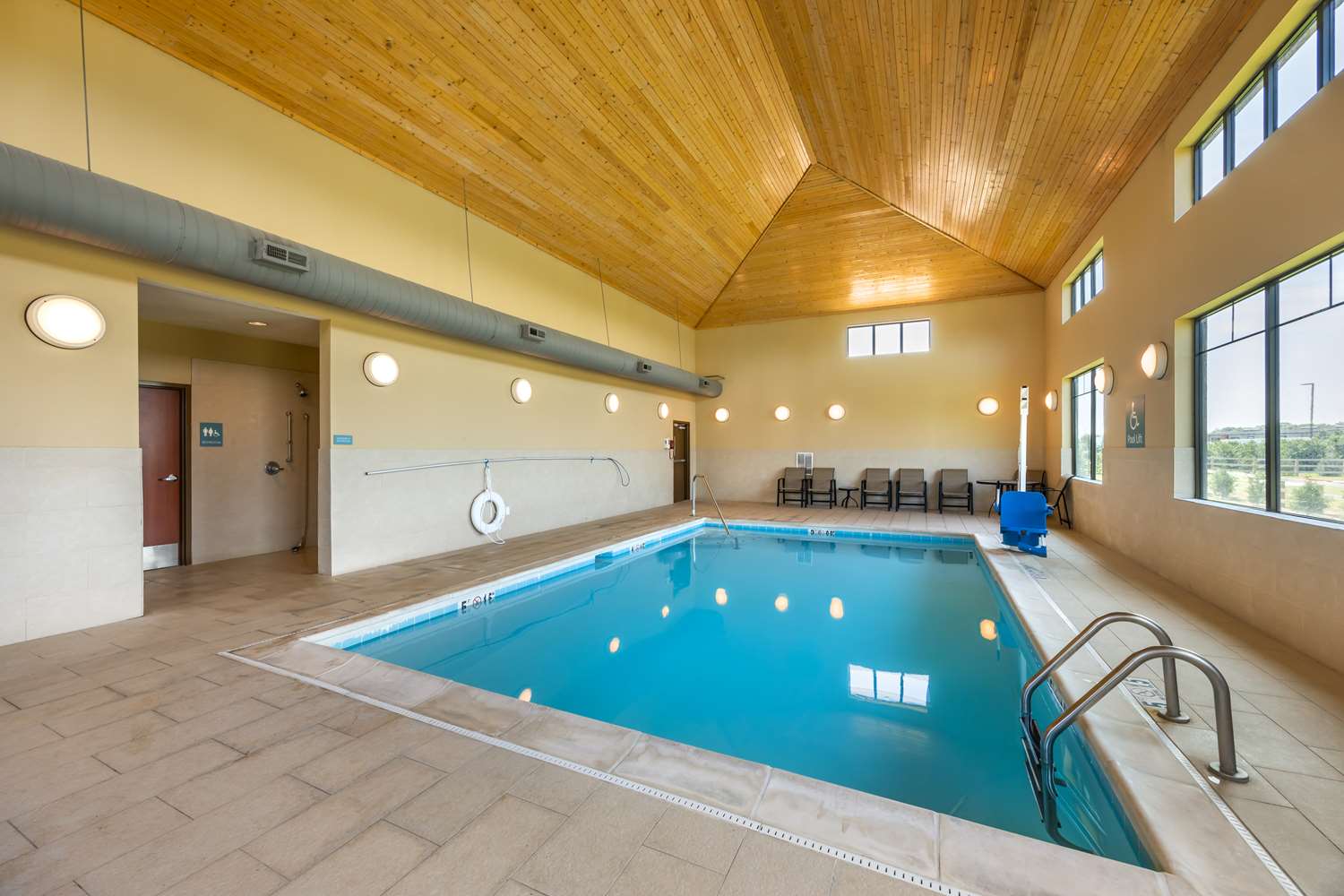 Best Western Plus Tuscumbia/Muscle Shoals Hotel & Suites 6/16