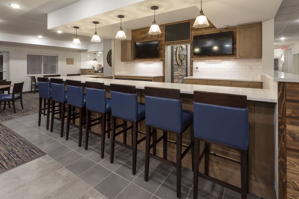 Grandstay Hotel and Suites Milbank 3/34