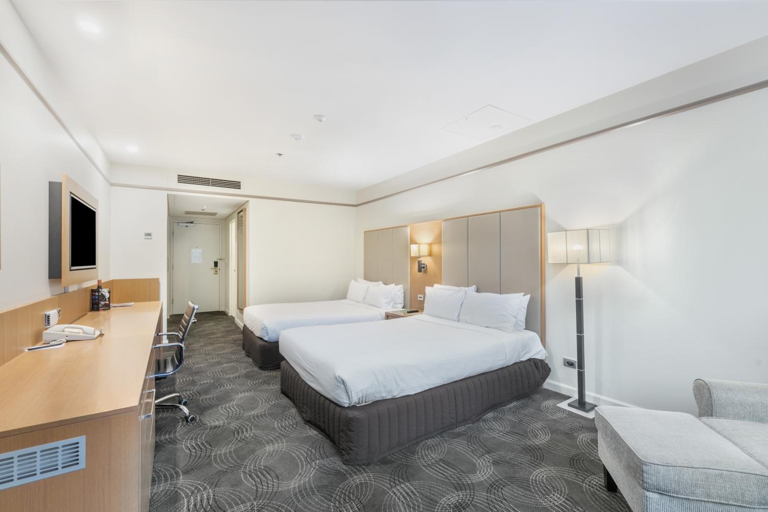 City, Superior, Double or Twin Bed، Stamford Plaza Adelaide 6/9