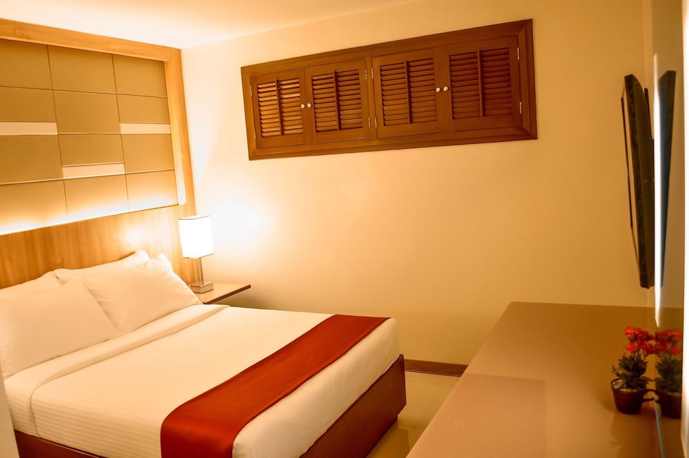 Hotel Veniz Session 11/33