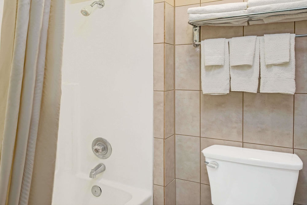 Travelodge By Wyndham Sacramento / Rancho Cordova 6/17