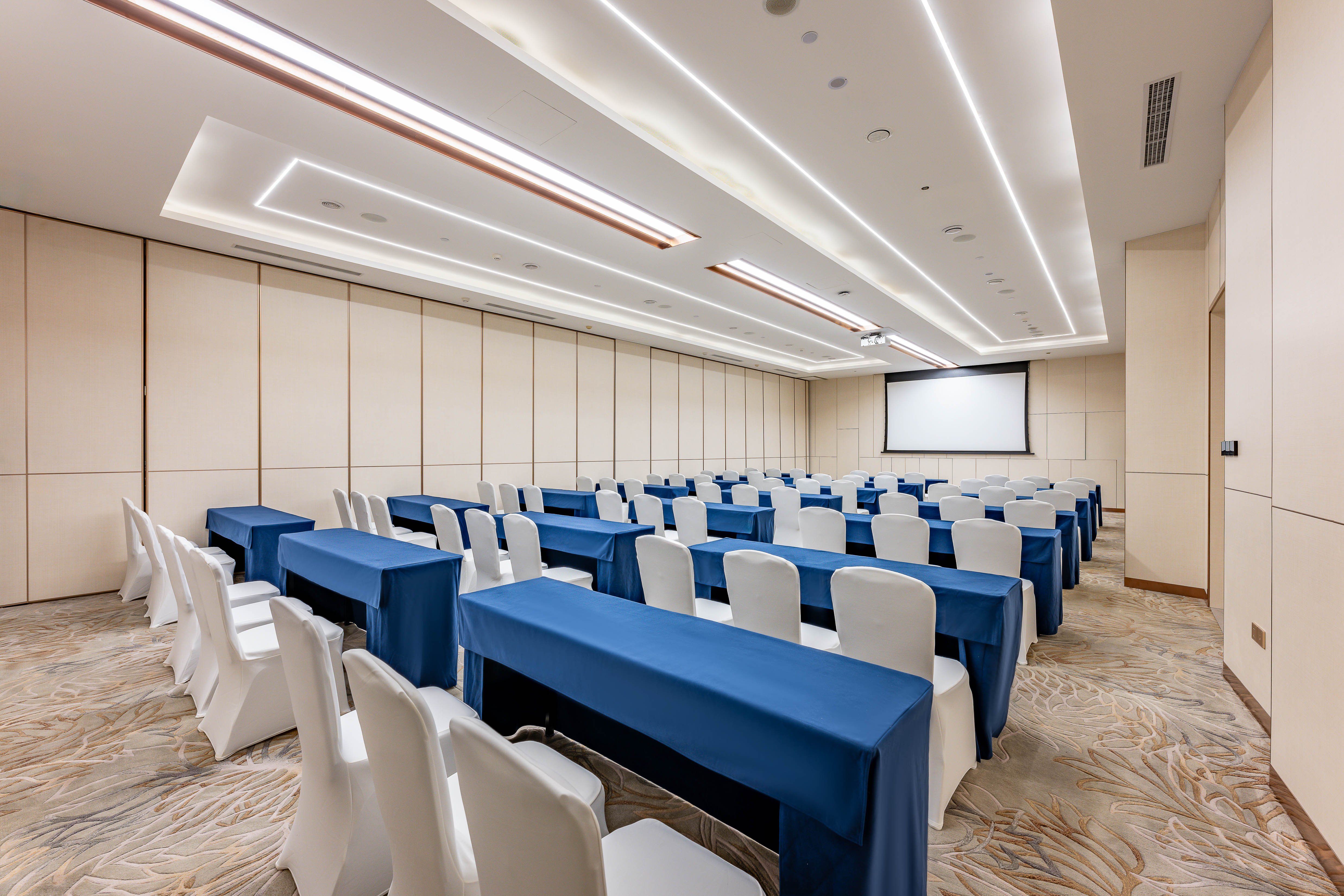Holiday Inn Express Beijing Conference Center 29/35