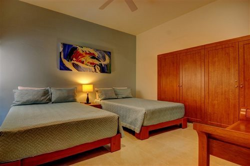 2 Bedrooms, Apartment