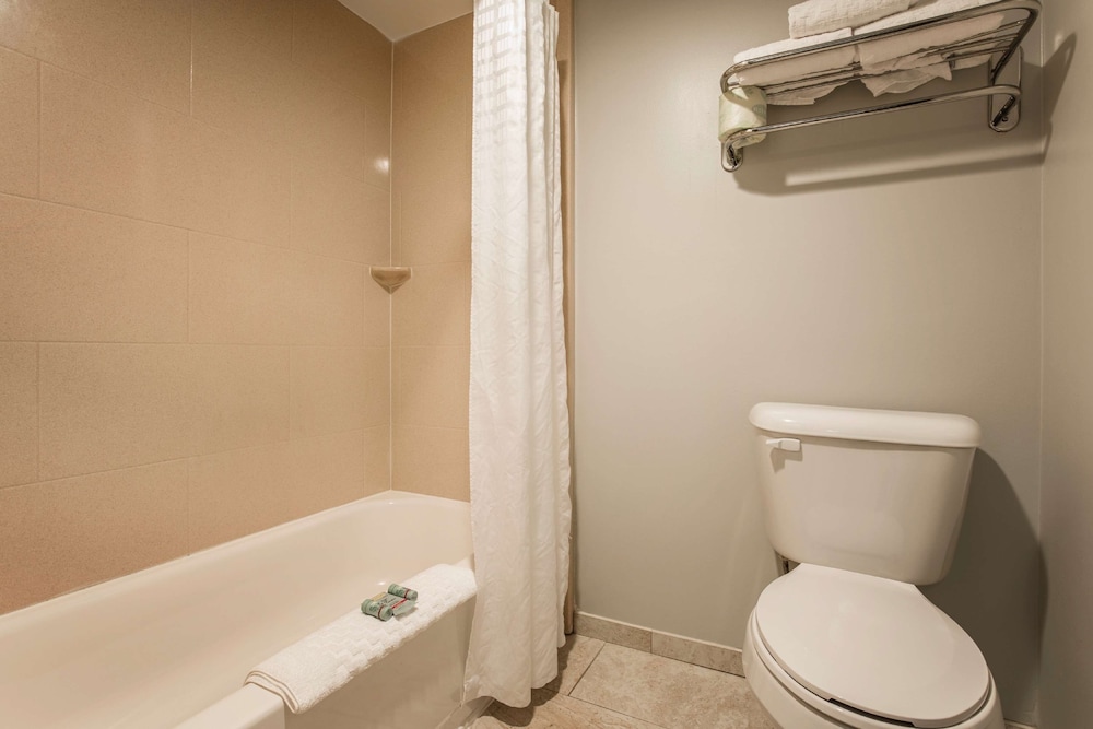 Best Western Ashbury Inn 7/27