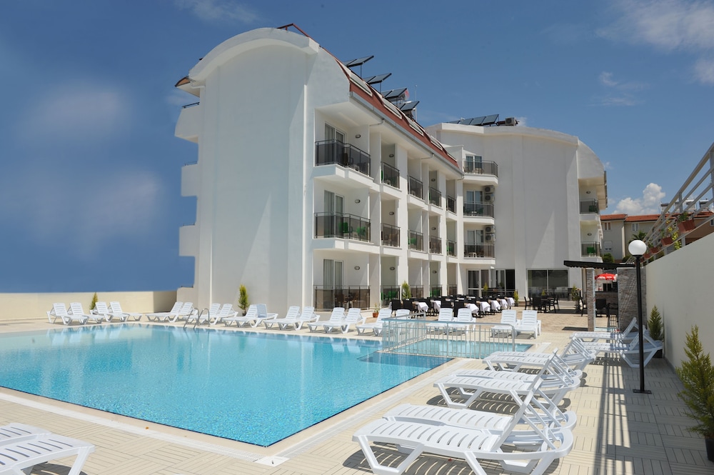 A Hotel Side 6/54